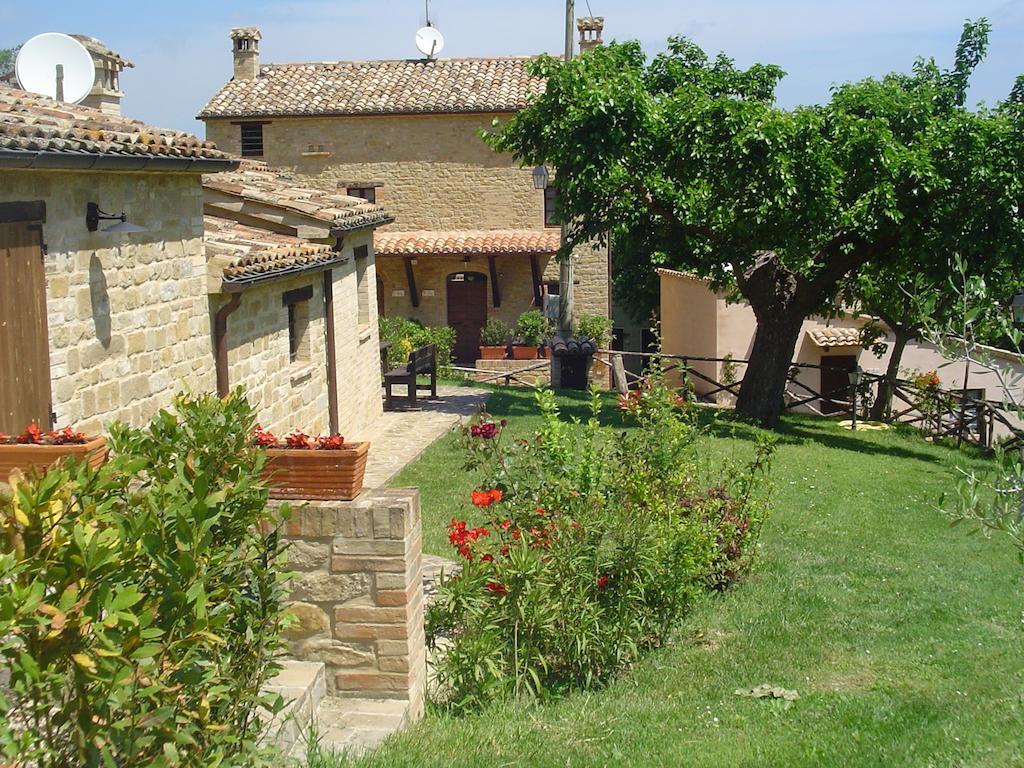 Agriturismo Tre Querce Penna San Giovanni Exteriör bild