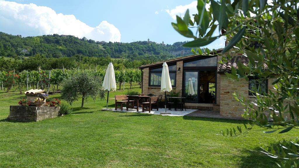 Agriturismo Tre Querce Penna San Giovanni Exteriör bild